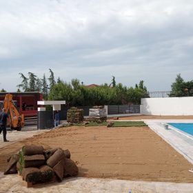 Çeşme Hazır Rulo Çİm Uygulama